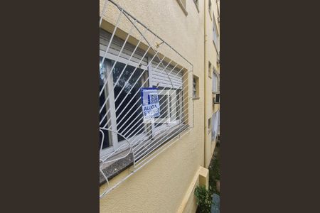 Placa instalada de apartamento à venda com 1 quarto, 42m² em Vila Ipiranga, Porto Alegre