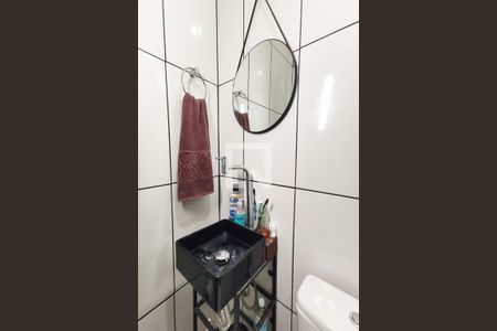 Banheiro de casa à venda com 1 quarto, 68m² em Santos Dumont, São Leopoldo
