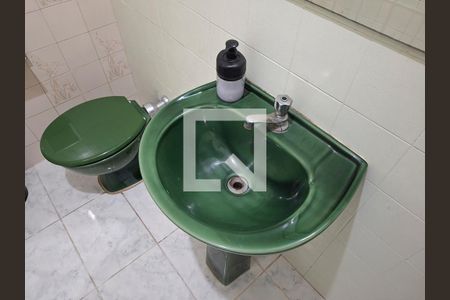 Lavabo de casa para alugar com 3 quartos, 116m² em Vila Romero, São Paulo