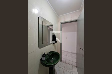 Lavabo de casa para alugar com 3 quartos, 116m² em Vila Romero, São Paulo