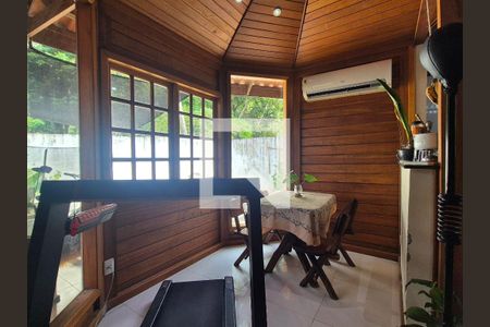 Sala de casa de condomínio à venda com 3 quartos, 170m² em Vargem Grande, Rio de Janeiro