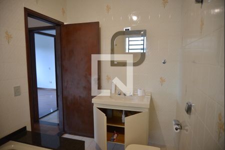 Banheiro da Suíte de casa à venda com 3 quartos, 240m² em Vila Alzira, Santo André