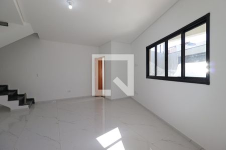 Sala de casa para alugar com 2 quartos, 101m² em Vila Lucinda, Santo André