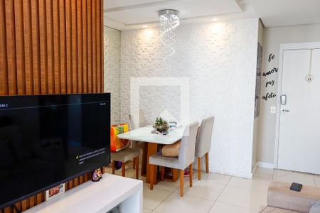 Sala de apartamento à venda com 2 quartos, 57m² em Continental, Osasco