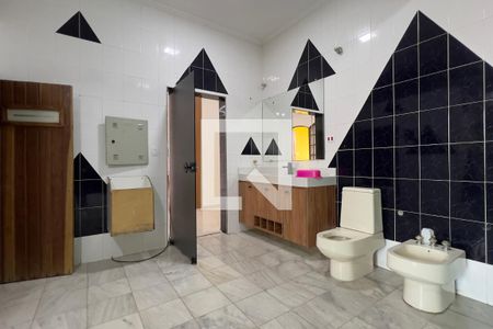 Banheiro da Suíte 1 de casa à venda com 6 quartos, 420m² em Jardim Terezopolis, Guarulhos