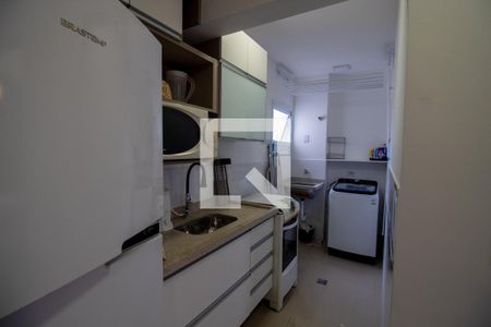 Cozinha de apartamento para alugar com 1 quarto, 50m² em Jardim Trussardi, São Paulo