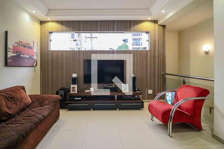 Sala de casa à venda com 3 quartos, 258m² em Cidade São Francisco, São Paulo