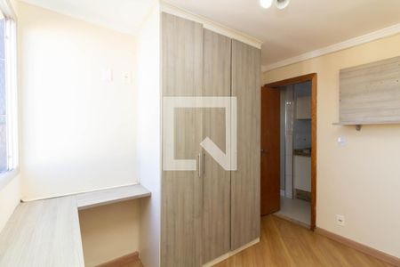 Quarto 2 de apartamento à venda com 3 quartos, 48m² em Itaquera, São Paulo