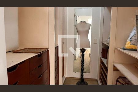 Casa à venda com 4 quartos, 400m² em Alto de Pinheiros, São Paulo