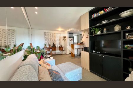 Sala de apartamento à venda com 2 quartos, 56m² em Pinheiros, São Paulo