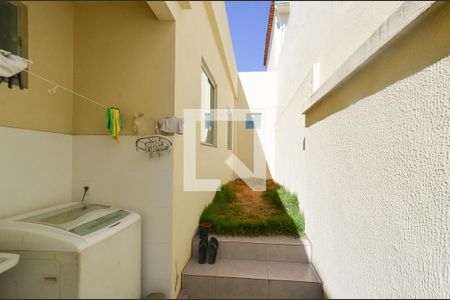 Área de Serviço de casa à venda com 3 quartos, 101m² em Fernão Dias, Belo Horizonte
