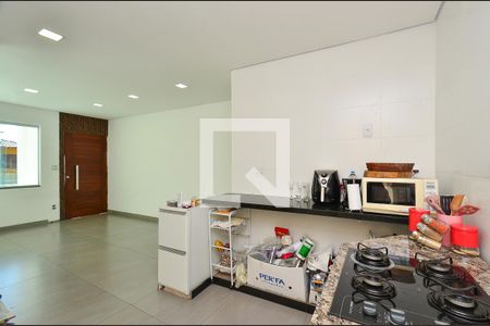 Cozinha de casa à venda com 3 quartos, 101m² em Fernão Dias, Belo Horizonte