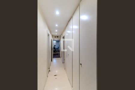 Corredor de apartamento à venda com 4 quartos, 136m² em Higienópolis, São Paulo