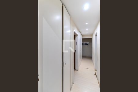Corredor de apartamento à venda com 4 quartos, 136m² em Higienópolis, São Paulo