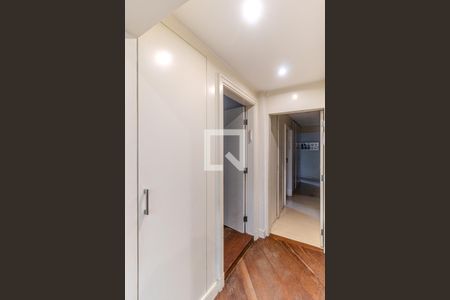 Corredor de apartamento à venda com 4 quartos, 136m² em Higienópolis, São Paulo