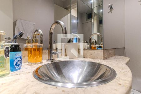 Lavabo de apartamento à venda com 4 quartos, 136m² em Higienópolis, São Paulo
