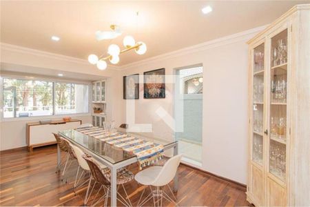 Casa à venda com 4 quartos, 323m² em Vila Sonia, São Paulo