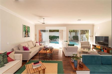 Casa à venda com 4 quartos, 323m² em Vila Sonia, São Paulo