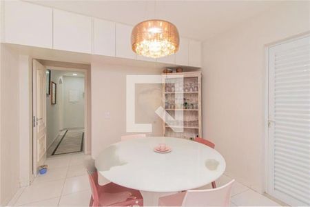 Casa à venda com 4 quartos, 323m² em Vila Sonia, São Paulo