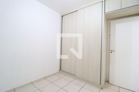 Quarto 1 de apartamento para alugar com 2 quartos, 45m² em Gávea, Uberlândia