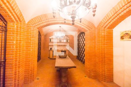 Adega de casa de condomínio para alugar com 4 quartos, 1500m² em Alphaville Residencial Zero, Barueri