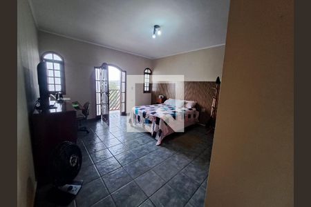 Suíte  de casa à venda com 3 quartos, 195m² em Cipava, Osasco