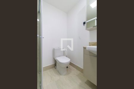 Banheiro de kitnet/studio para alugar com 0 quarto, 24m² em Santo Amaro, São Paulo