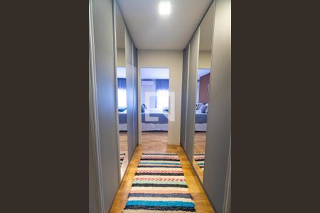 Closet da Suíte 1 de casa à venda com 4 quartos, 290m² em Vila Nova Caledonia, São Paulo