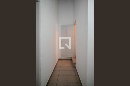 Corredor  de casa para alugar com 3 quartos, 153m² em Vila Santo Estefano, São Paulo