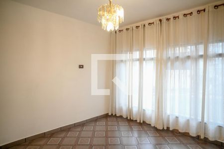 Sala de casa para alugar com 3 quartos, 153m² em Vila Santo Estefano, São Paulo