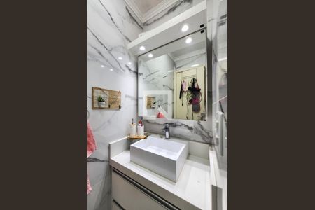 Banheiro de apartamento à venda com 2 quartos, 63m² em Rudge Ramos, São Bernardo do Campo