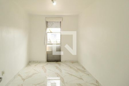 Quarto 1 de apartamento para alugar com 2 quartos, 59m² em Humaitá, Porto Alegre