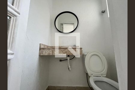 Lavabo de casa de condomínio para alugar com 2 quartos, 90m² em Cs12, São Paulo