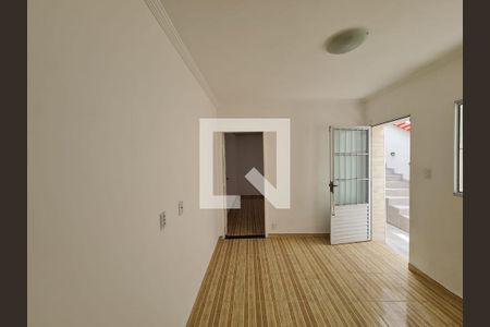 Sala de casa para alugar com 2 quartos, 150m² em Jardim Presidente Dutra, Guarulhos