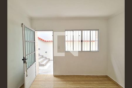 Sala de casa para alugar com 2 quartos, 150m² em Jardim Presidente Dutra, Guarulhos