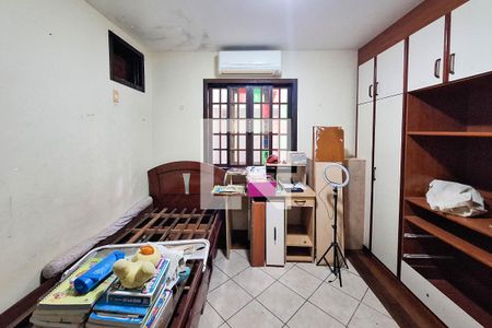 Quarto 1 de casa à venda com 4 quartos, 180m² em Itaipu, Niterói
