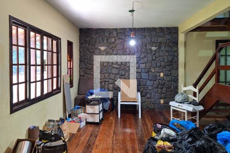 Sala de casa à venda com 4 quartos, 180m² em Itaipu, Niterói