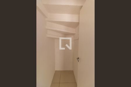 Espaço da sala de casa de condomínio para alugar com 2 quartos, 210m² em Jardim Petropolis, Cotia