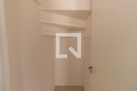 Espaço da sala de casa de condomínio para alugar com 2 quartos, 210m² em Jardim Petropolis, Cotia