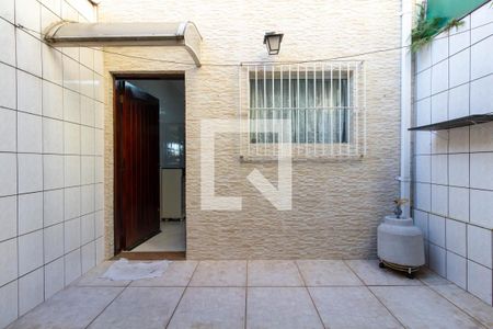 Quintal e Área de Serviço de casa à venda com 2 quartos, 93m² em Jardim Textil, São Paulo