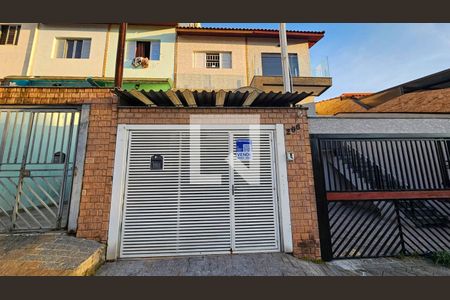 Fachada de casa à venda com 2 quartos, 93m² em Jardim Textil, São Paulo