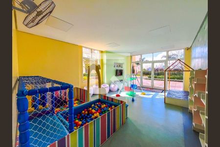 Apartamento à venda com 2 quartos, 76m² em Jardim Tupanci, Barueri