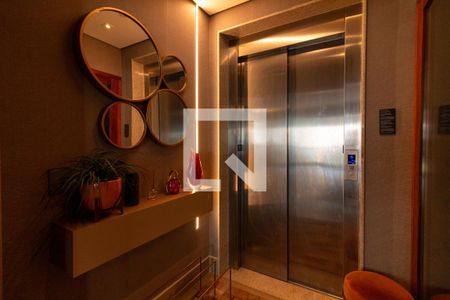 Hall de Entrada - Elevador Privativo de apartamento à venda com 4 quartos, 185m² em Indianópolis, São Paulo