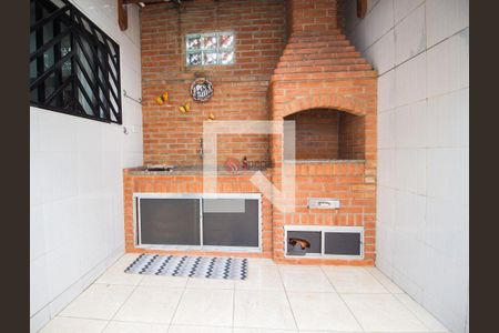 Casa à venda com 2 quartos, 110m² em Vila Antonieta, São Paulo