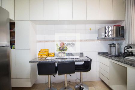 Casa à venda com 2 quartos, 110m² em Vila Antonieta, São Paulo