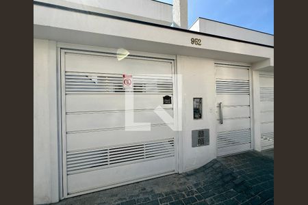 Fachada de casa à venda com 3 quartos, 194m² em Jardim Dourado, Guarulhos