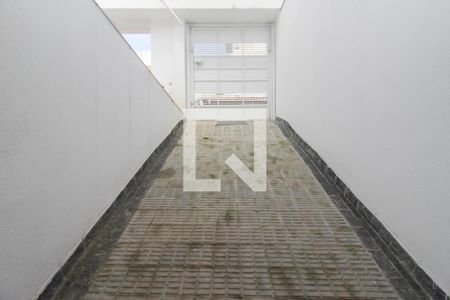 Garagem de casa à venda com 3 quartos, 194m² em Jardim Dourado, Guarulhos
