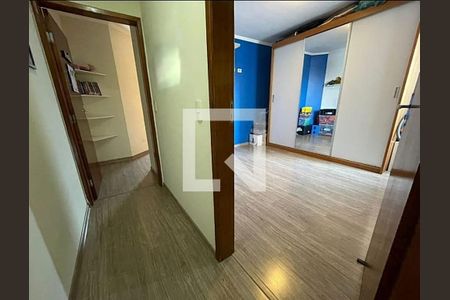 Corredor de casa à venda com 3 quartos, 233m² em Vila Curuçá, Santo André