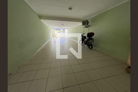 Garagem de casa para alugar com 3 quartos, 233m² em Vila Curuçá, Santo André