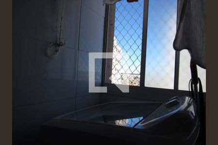 Área de Serviço de apartamento para alugar com 2 quartos, 52m² em Jardim Roberto, Osasco